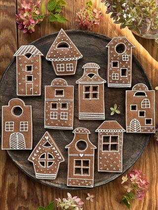 NAŠE PODZIMNÍ NOVINKA! Nové tvary domečků a vykrajovátka na okýnka.. Všechny tvary vykrajovátek budou skladem opět zítra....