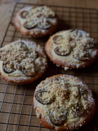 ‼️KOLÁČE‼️ Kdo se bojí kynutého těsta, bát se nemusí! 😉 Recept ve fotkách! #tvarohovekolace #svestkovykolac #kynutykolac...