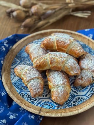 Recept na naše Svatomartinské rohlíčky s mákem. 👆 . . . #svatomartinskerohlicky #rohlickysmakem #dnespecu #svmartin