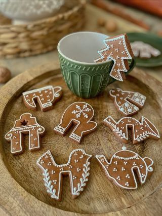 Perníčky na hrneček. 🤎 . . #vykrajovatka #peceni #pernicky #peknevypecenykramek #cukrovi #gingerbreadcookies #gingerbread...