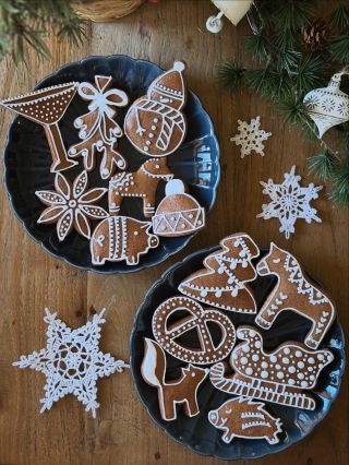 Moje letošní perníčky.. 🤎 vykrajovátka jsem vybírala chytře. Jednoduché tvary, které budou snadné na zdobení. Představa...